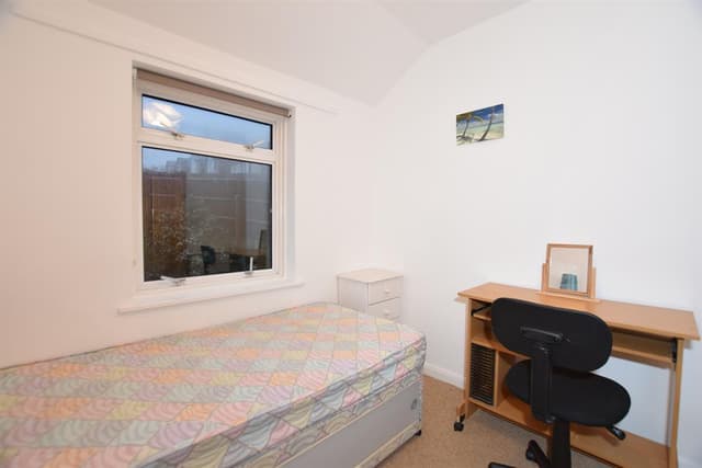 Room 4, 22 Dale Road - Image 6