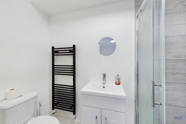 Room 8, 112A Bevois Valley Road - Image 6