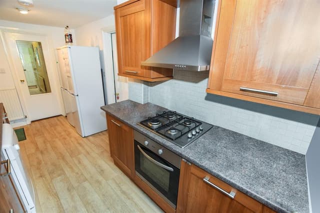 Room 3, 22 Dale Road - Image 2