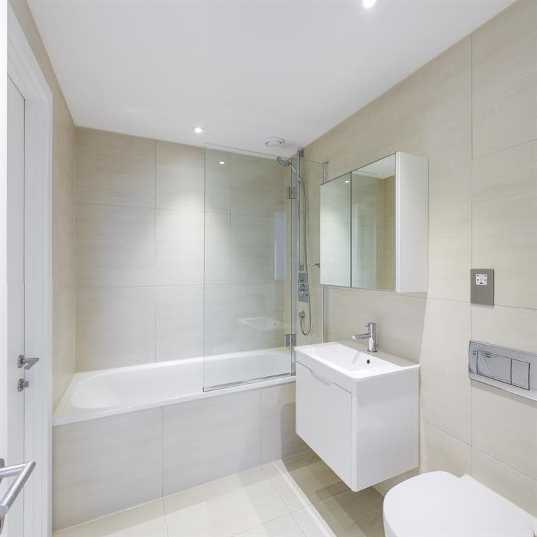 118, The Moresby Tower Ocean Way - Image 7