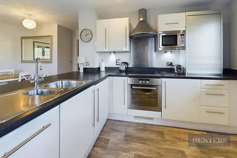 79, Harrow Road - Image 6