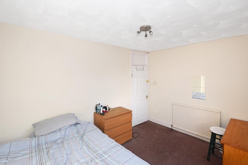 88, Hubert Road - Image 6