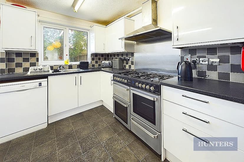 20, Harrow Road - Image 4