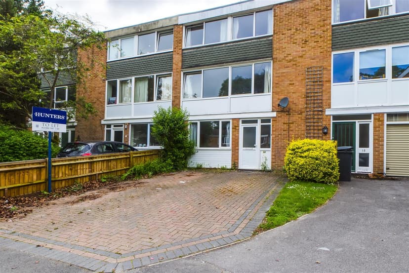 12, Daisy Road - Image 1