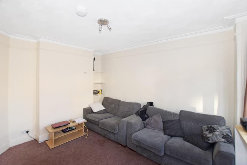 88, Hubert Road - Image 4