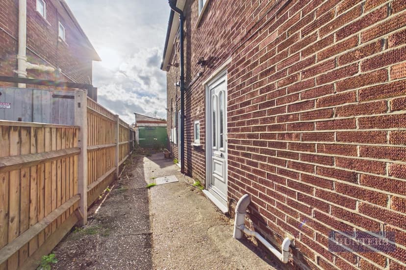 51A Brookwood Road - Image 2