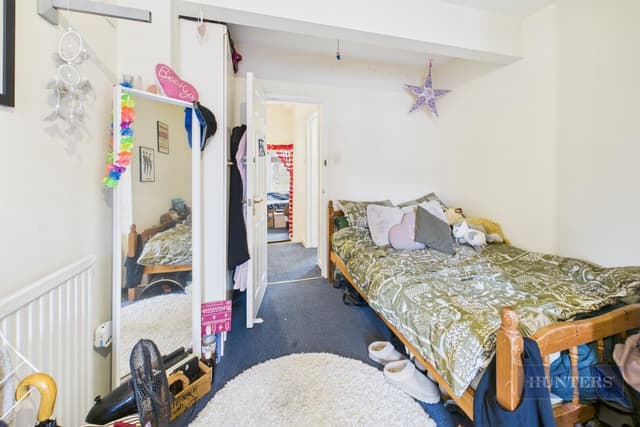 12 Milton Road - Image 8