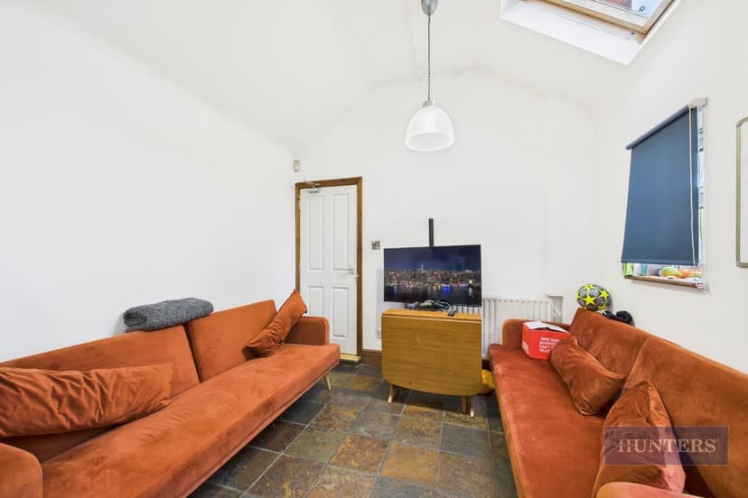 4, Reservoir Retreat - Image 3