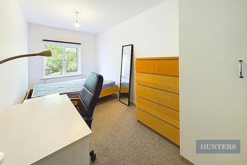 20, Harrow Road - Image 10