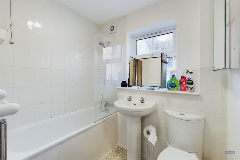 2 Wellow Court, 44 Cobbett Road - Image 9