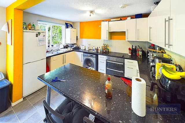 Room 4, 30 Ranelagh Gardens - Image 2