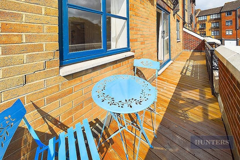 32 Riverdene Place - Image 2