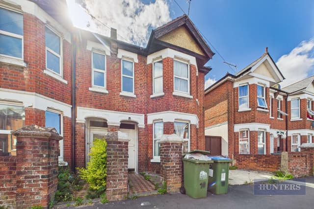 Room 4, 75 Westminster Road - Image 1