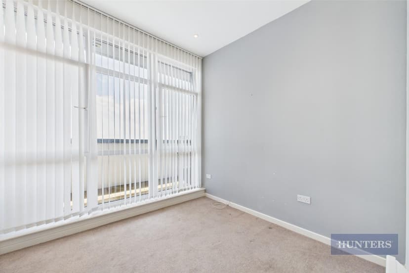Apartment 1213, Masshouse Plaza - Image 12