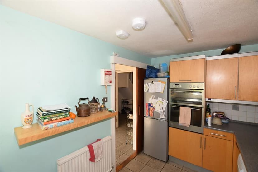 1A, Exeter Road - Image 4