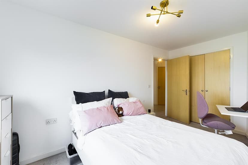 73, Gleave Road - Image 5