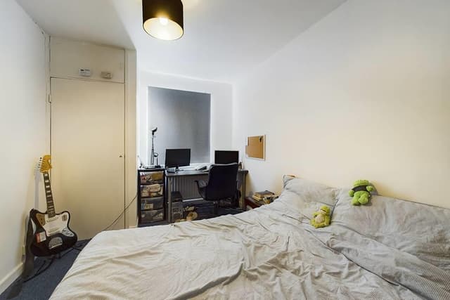 56 Milton Road - Image 3