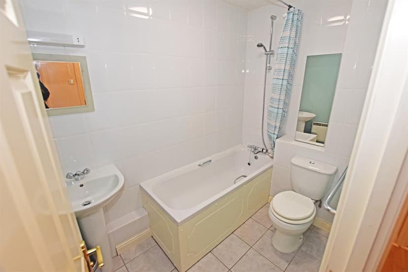4, Seymour Close - Image 8