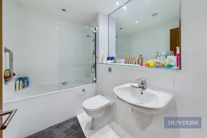 Apartment 1113, Masshouse Plaza - Image 10