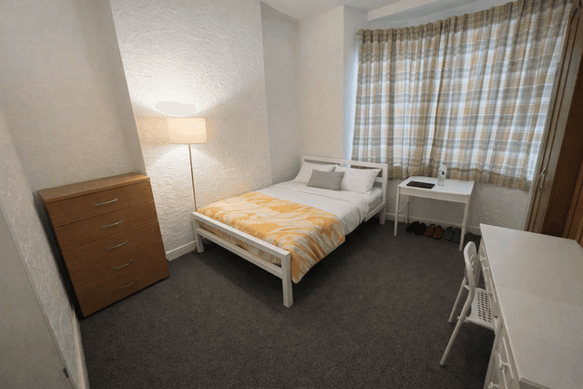 54 Llantrisant Street - Image 2