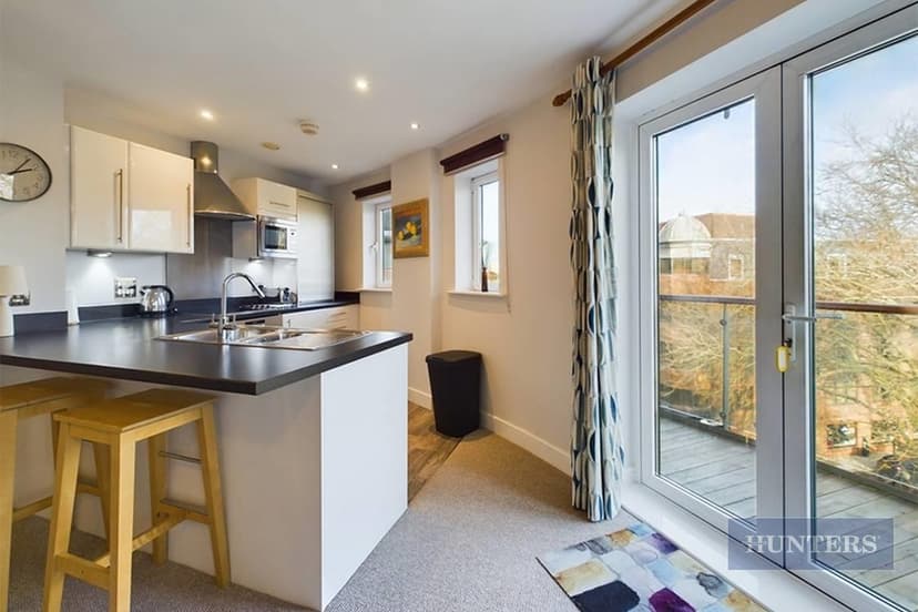 79, Harrow Road - Image 5