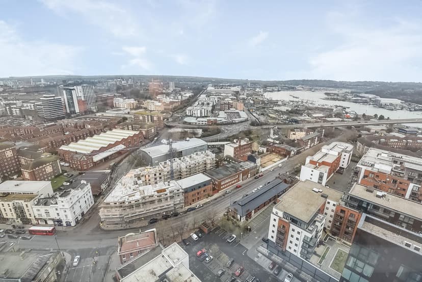 98 The Moresby Tower - Image 14