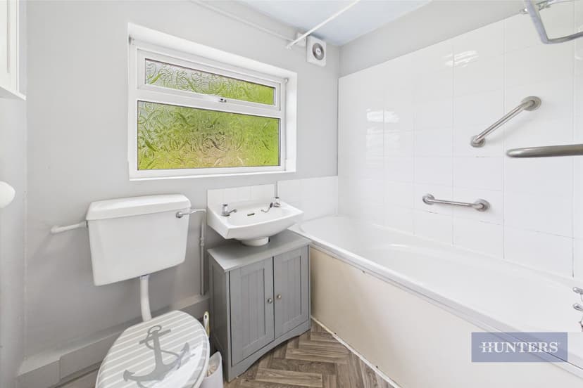 84, Gleave Road - Image 13