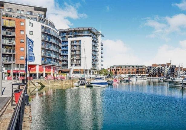 Apartment 1113, Masshouse Plaza - Image 1