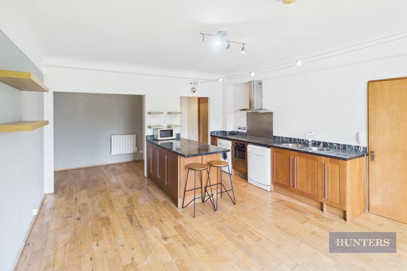 17 Elmfield North - Image 9