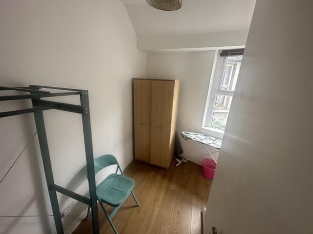 Flat 2, 3 Claude Place - Image 4