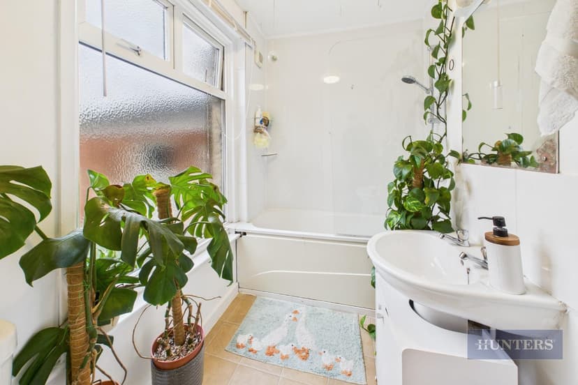 12 Milton Road - Image 11