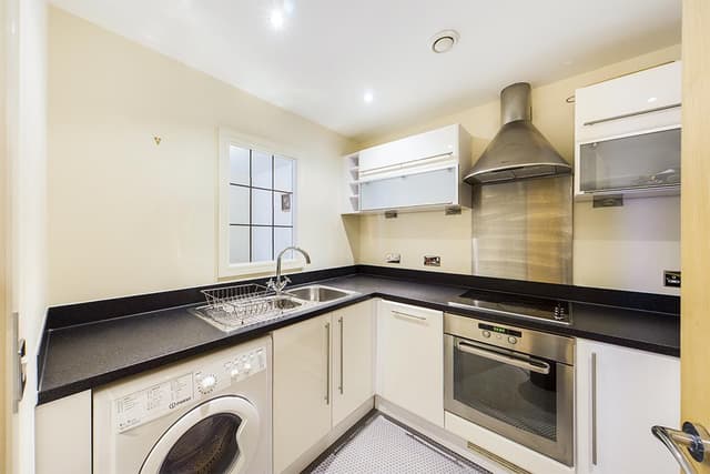 Flat 131 Gate 7, Oceana Boulevard Orchard Place - Image 2