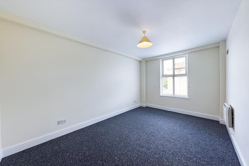 8, Dartmouth Road - Image 8