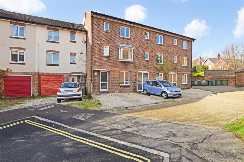 20, Harrow Road - Image 1