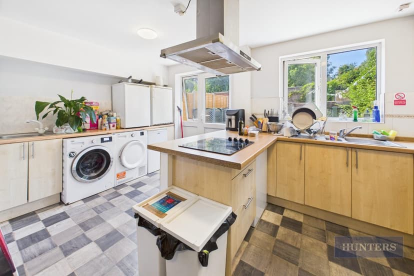 Room 6, 27 Ranelagh Gardens - Image 5