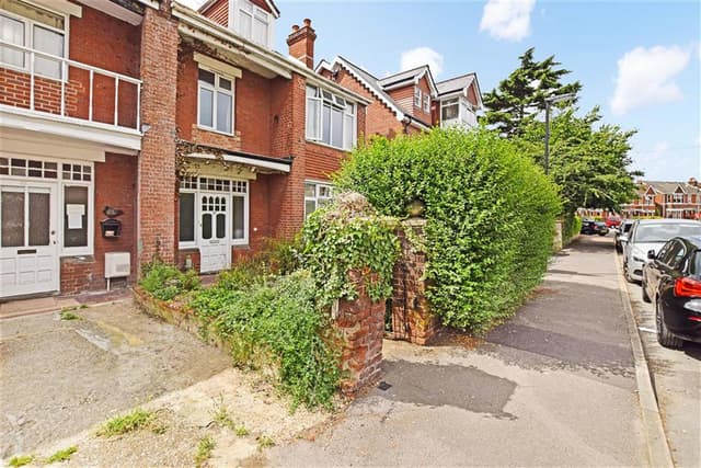 Room 7 67 Arthur Road - Image 1