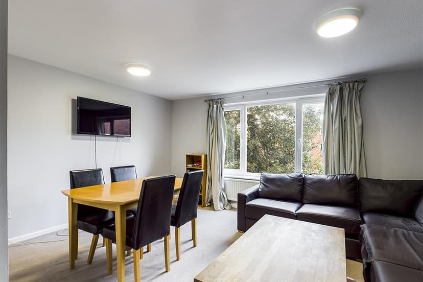 Room 3, 25 Ranelagh Gardens - Image 4