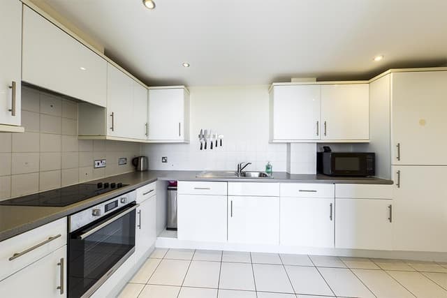City Court, Flat 36 15 Lower Canal Walk - Image 3