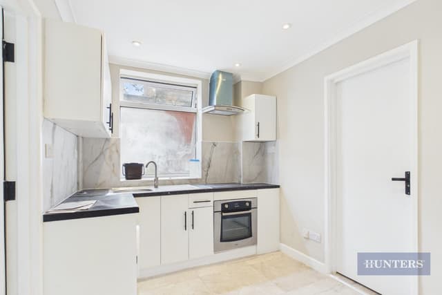 2E Ascupart Street - Image 4