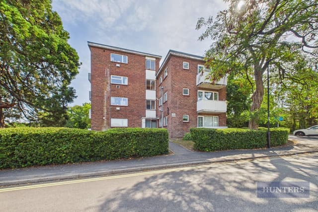 2, Rodbourne Road - Image 1