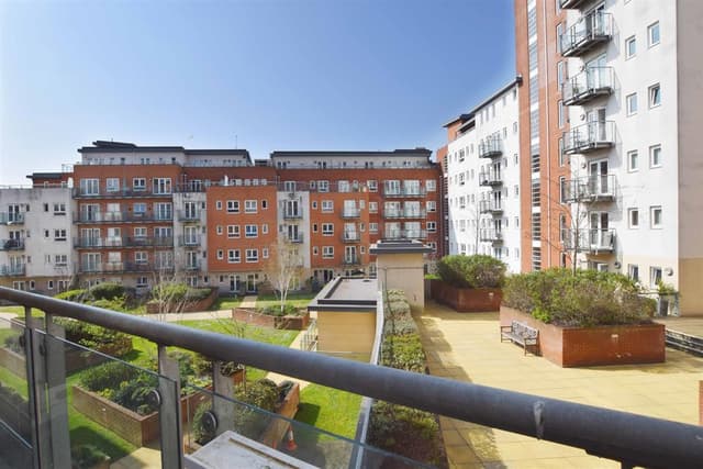 Flat 131 Gate 7, Oceana Boulevard Orchard Place - Image 13