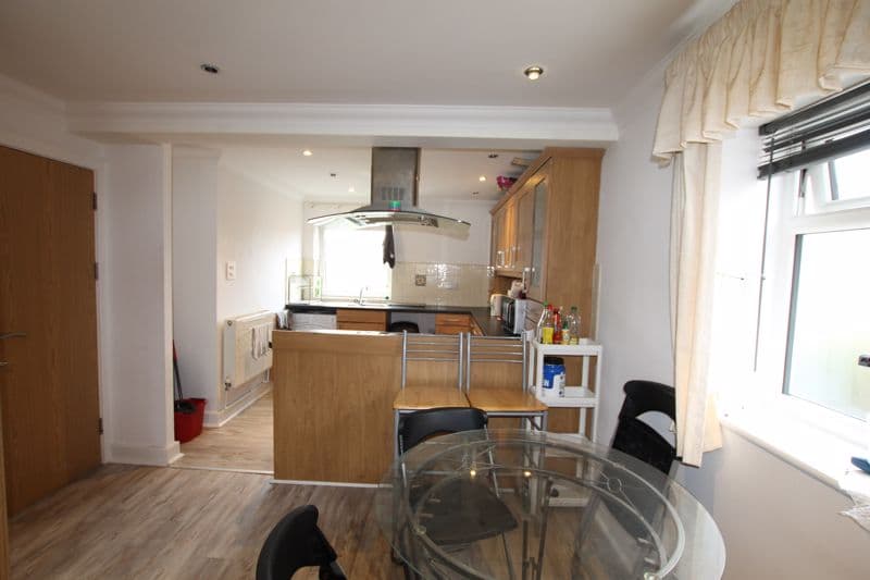 Flat 55, Moira House Moira Place, Cardiff - Image 4