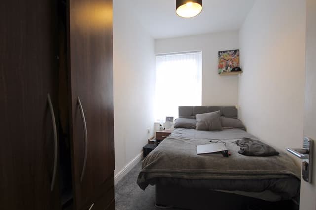 18 Iron Street, Cardiff - Image 11