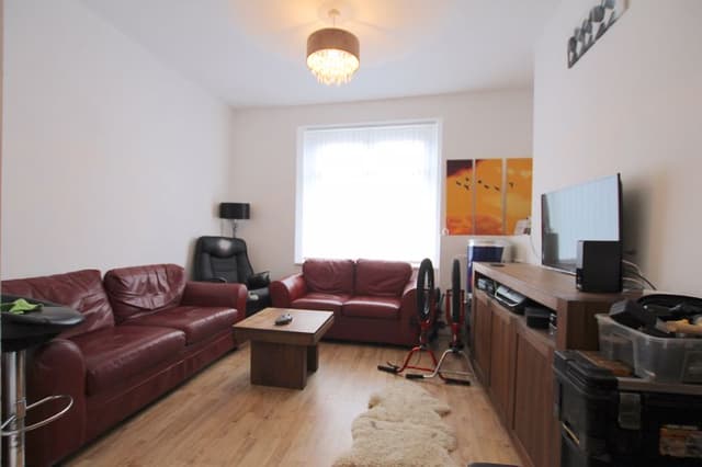18 Iron Street, Cardiff - Image 3
