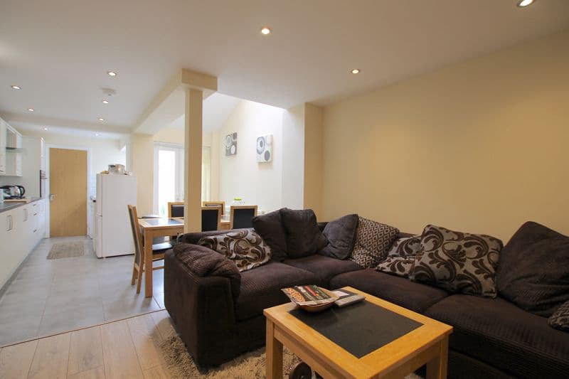 11 Parkfield Place, Cardiff - Image 1