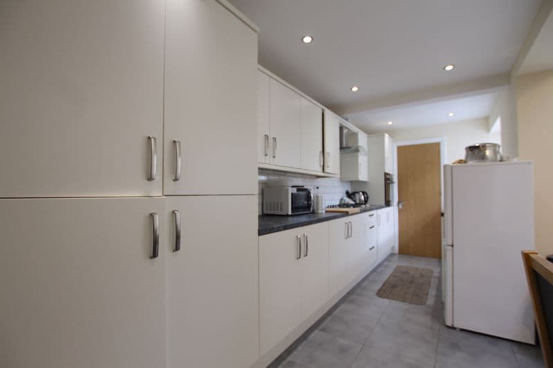 11 Parkfield Place, Cardiff - Image 2