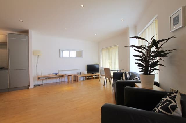 Flat 8, Dray Court Caroline Street, Cardiff - Image 1