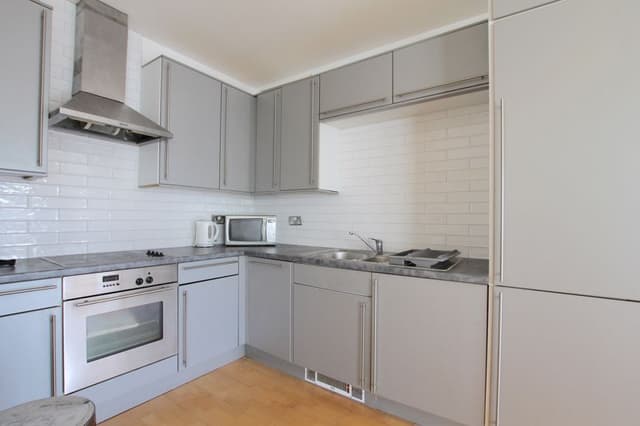 Flat 8, Dray Court Caroline Street, Cardiff - Image 5