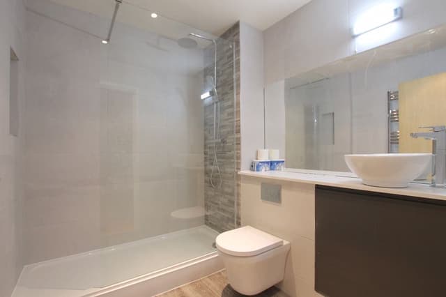 Flat 8, Dray Court Caroline Street, Cardiff - Image 8