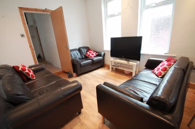 64 Llanishen Street, Cardiff - Image 3